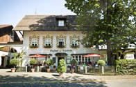 Hausansicht Sommer Hotel zur Waldbahn in Zwiesel / Bayerischer Wald (Hausansicht im Sommer vom Hotel zur Waldbahn in Zwiesel / Bayerischer Wald.)