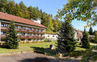 Hausansicht des Hotel Martinshof im Bayerischen Wald (Hausansicht des Hotels Martinshof im Bayerischen Wald.)